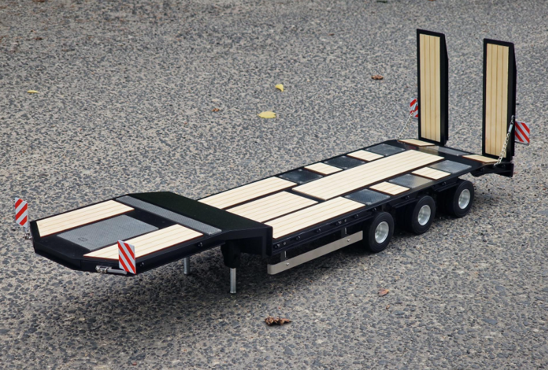 2023-05-28 15_37_28-1_14 scale lowboy lowbed semi-trailer - scale-parts store.png