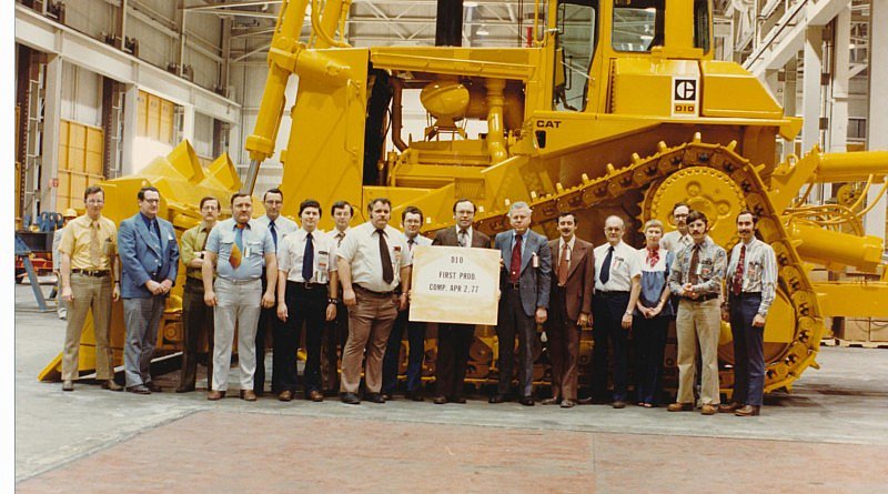 CATERPILLAR D10R.01.jpg